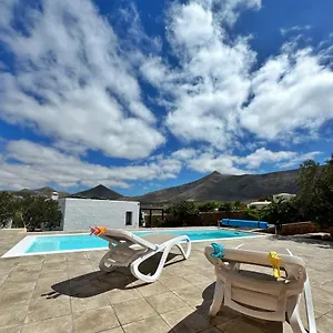 https://casa-marisa-with-heated-pool-garden.hotelsfuerteventura.org